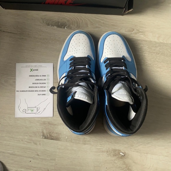 2021
Air Jordan 1 Retro High OG 'University Blue' size 8.5 - Picture 1 of 4